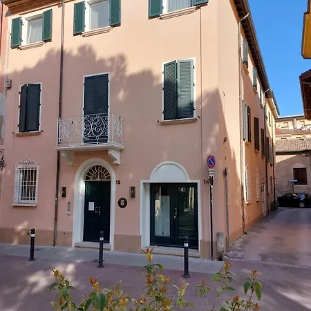 The 6 S Aparthotel *