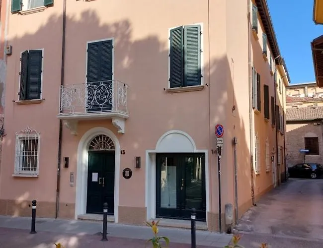 The 6 S Aparthotel 3*